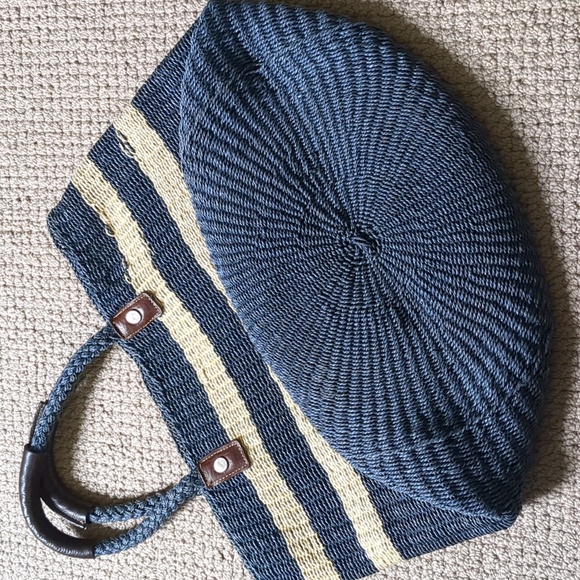 Vintage Fishermancore Blue and Cream Woven Tote with Leather Accents GAP - Picture 5 of 14